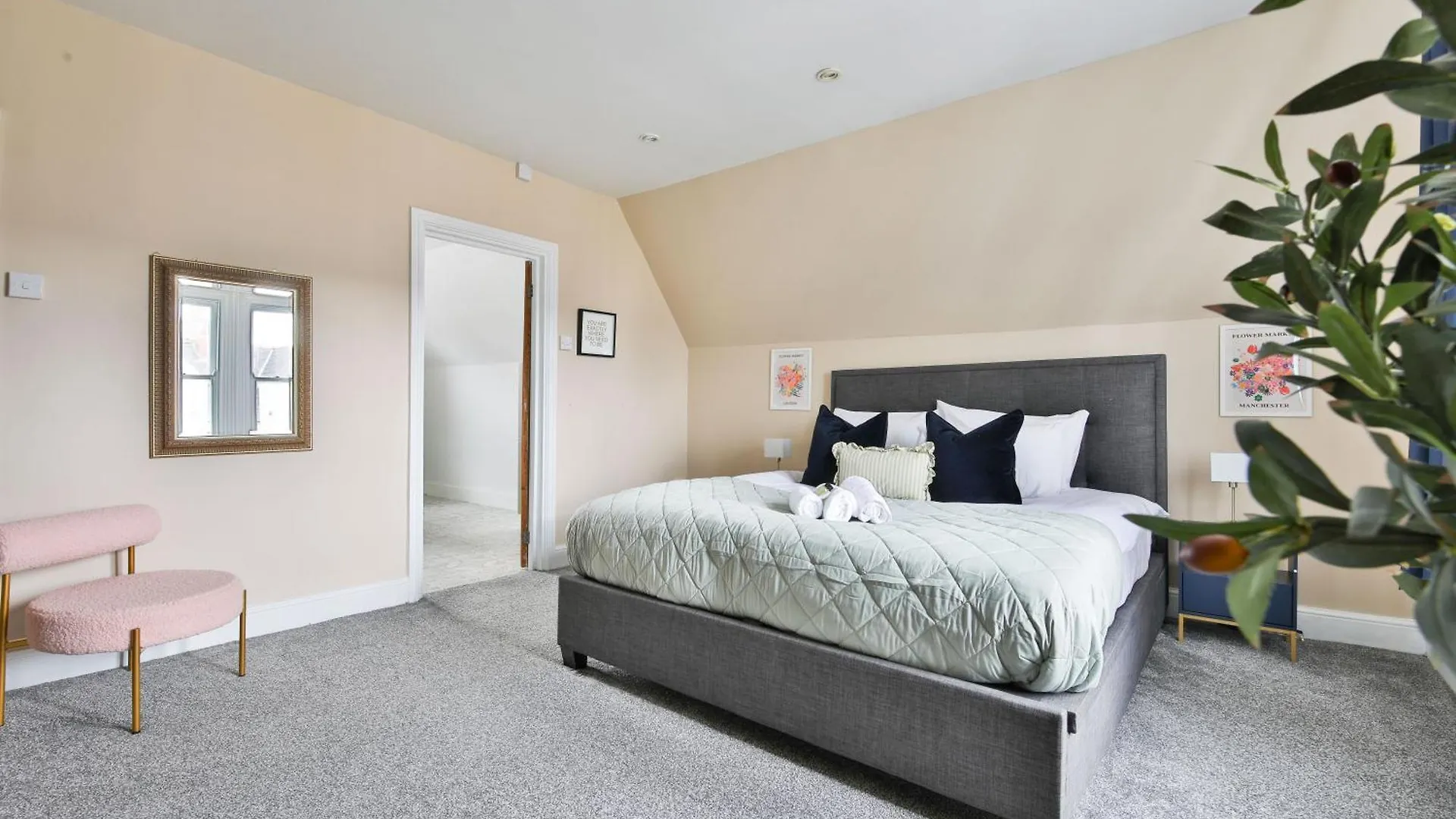 46 Claude Road Villa Cardiff
